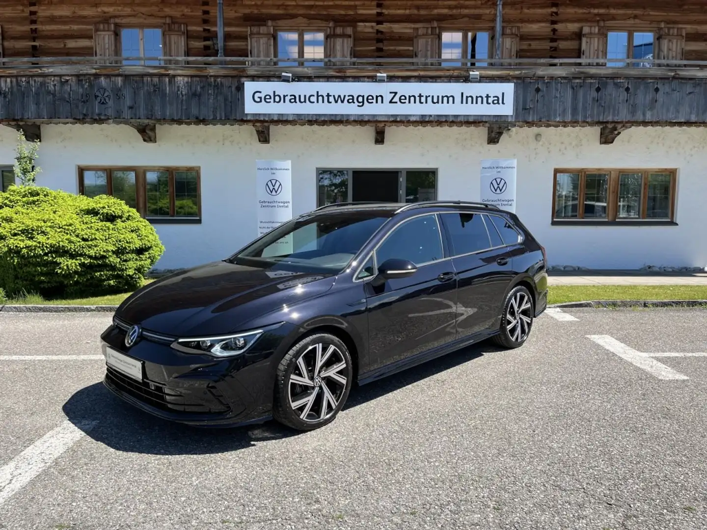 Volkswagen Golf VIII Variant 1,5 eTSI DSG R-Line BlackStyle (Navi+ Noir - 2
