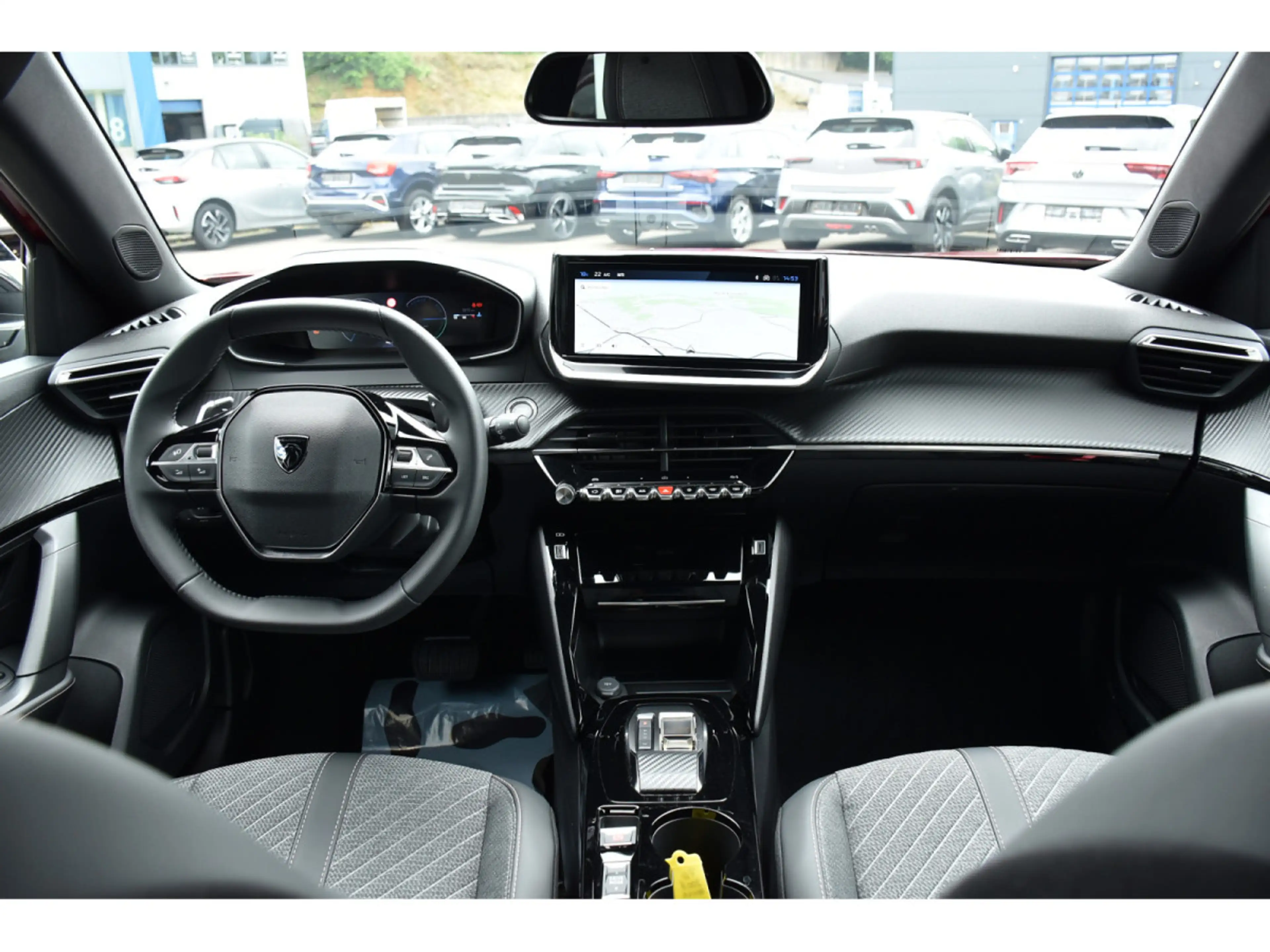 Peugeot 2008 1.2 Hybrid 145 Allure e-DCS6 ACC SIDE GPS CAM360 — photo 9