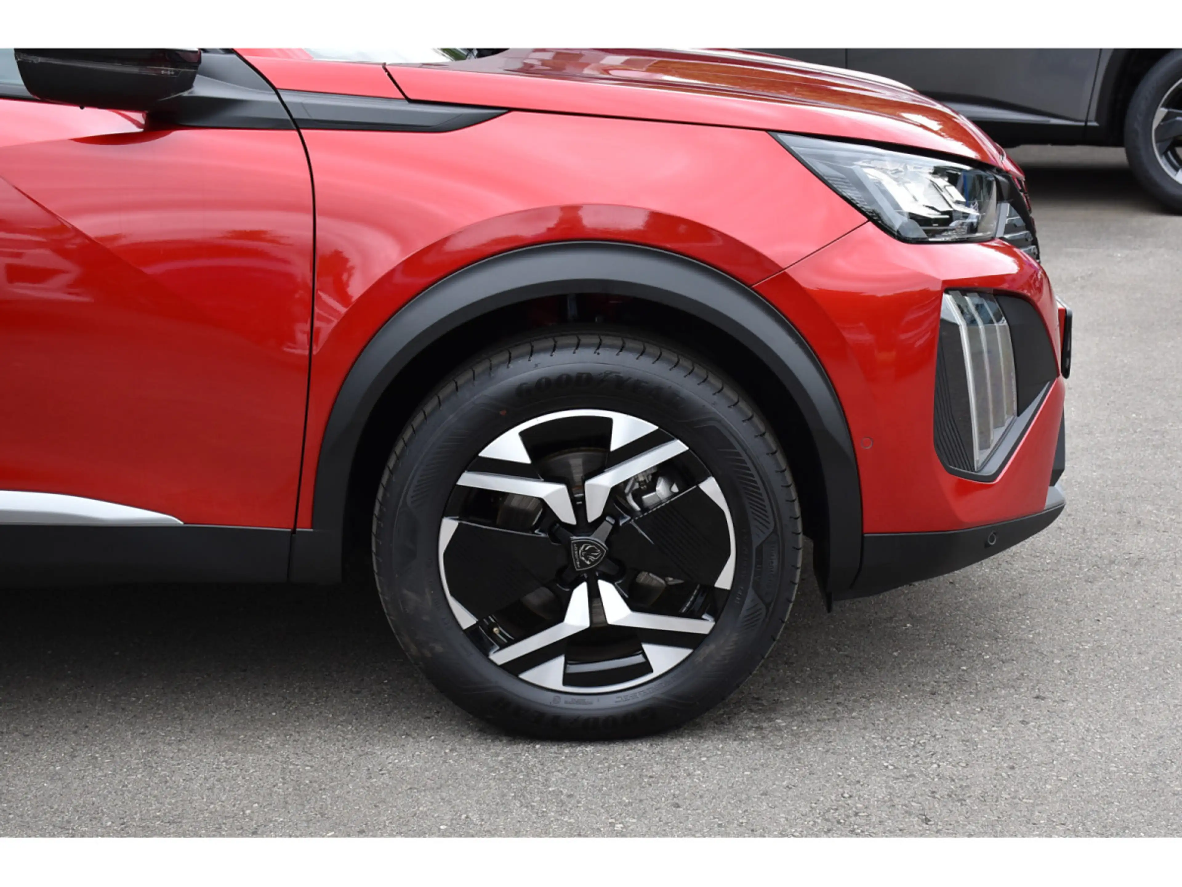 Peugeot 2008 1.2 Hybrid 145 Allure e-DCS6 ACC SIDE GPS CAM360 — photo 5