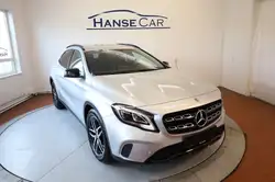 Mercedes-Benz GLA 180 / Navi / R.Kamera / 1 Jahr Garantie !
