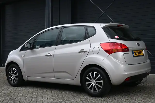Kia Venga view 13
