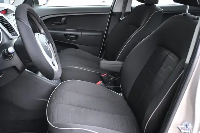 Kia Venga view 4