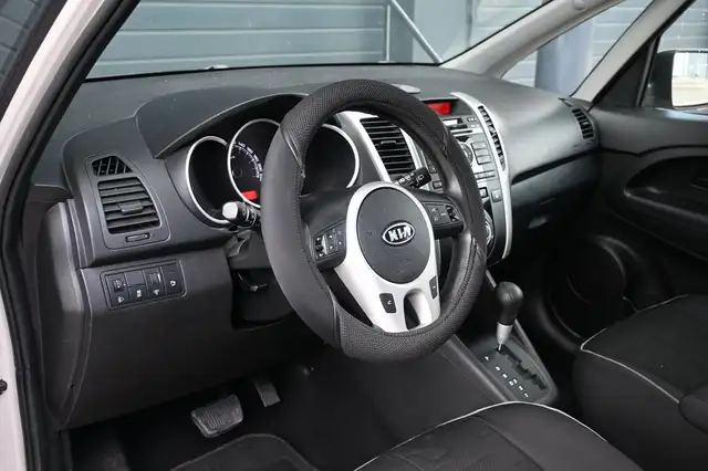 Kia Venga view 14