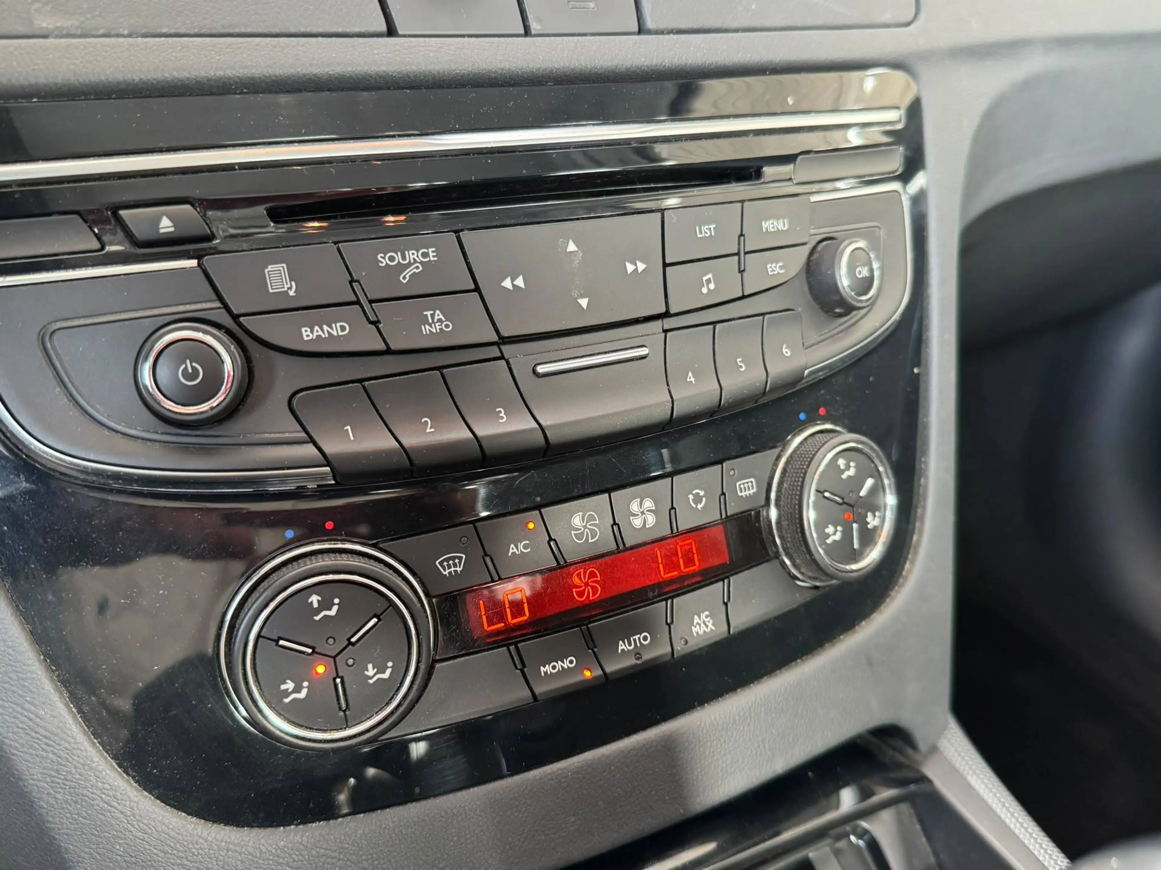 Peugeot 508 🟩1.6 DIESEL 110CV - AIRCO - CRUISE - CAPTEUR DE STATIONEMENT — photo 11