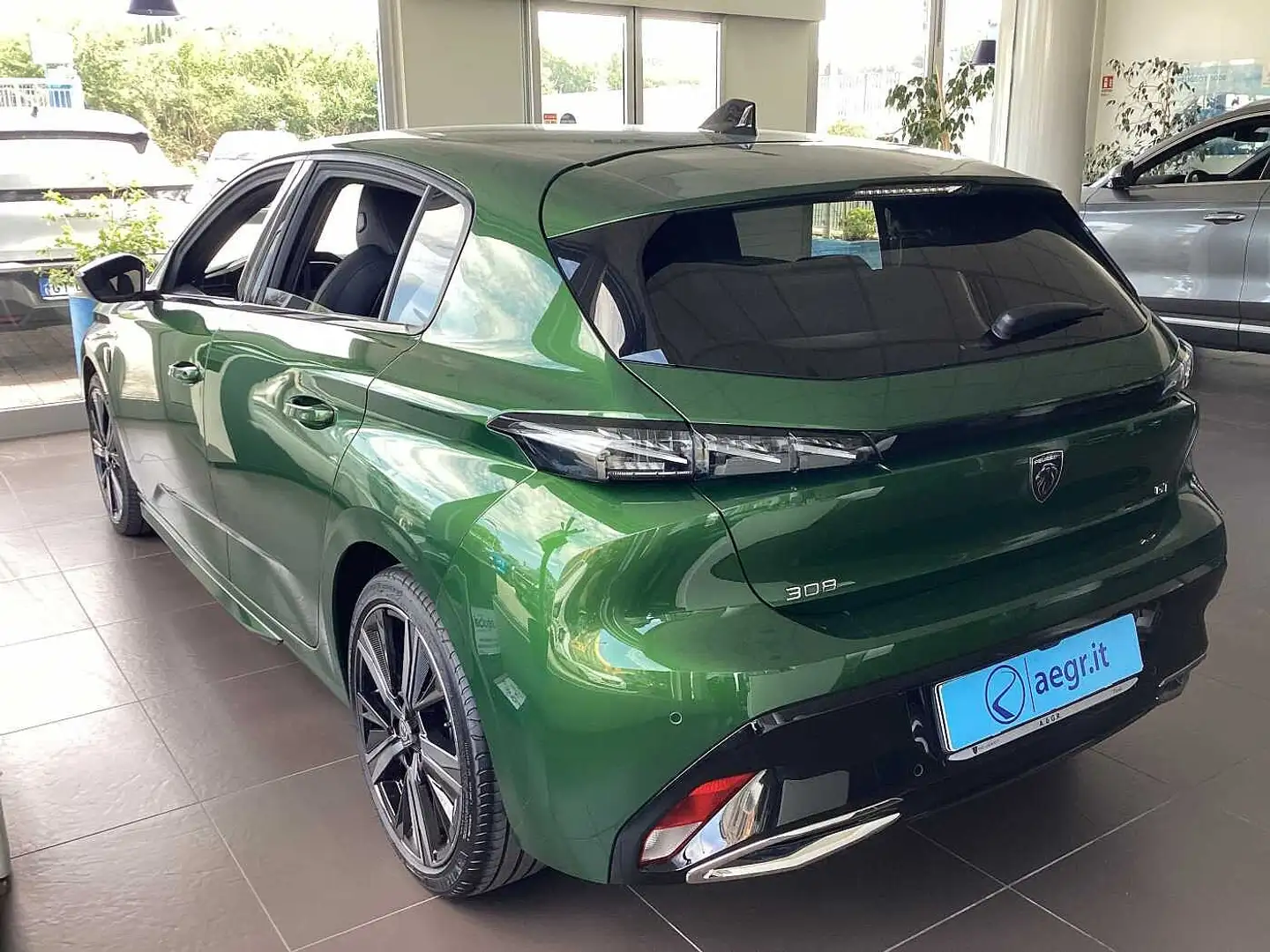 Peugeot 308 3ª serie BlueHDi 130 S&S EAT8 GT Verde - 2