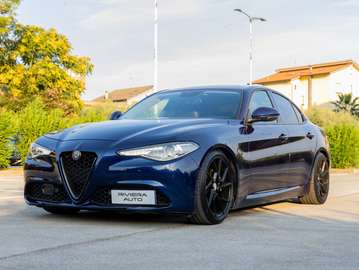 Giulia 2016 2.2 t Business Sport Launch Edition 180cv auto