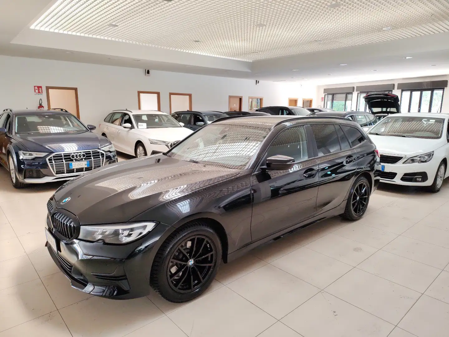 BMW 318 d 48V MHEV Touring auto Navi Fari LED Virtual Noir - 1