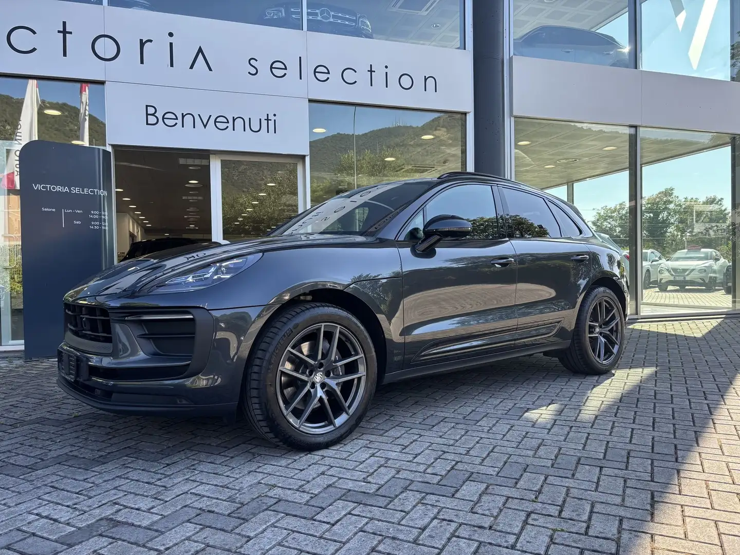 Porsche Macan 2.0 T 265 CV C.AUTOMATICO CARPLAY RETROCAMERA NAV Zwart - 2
