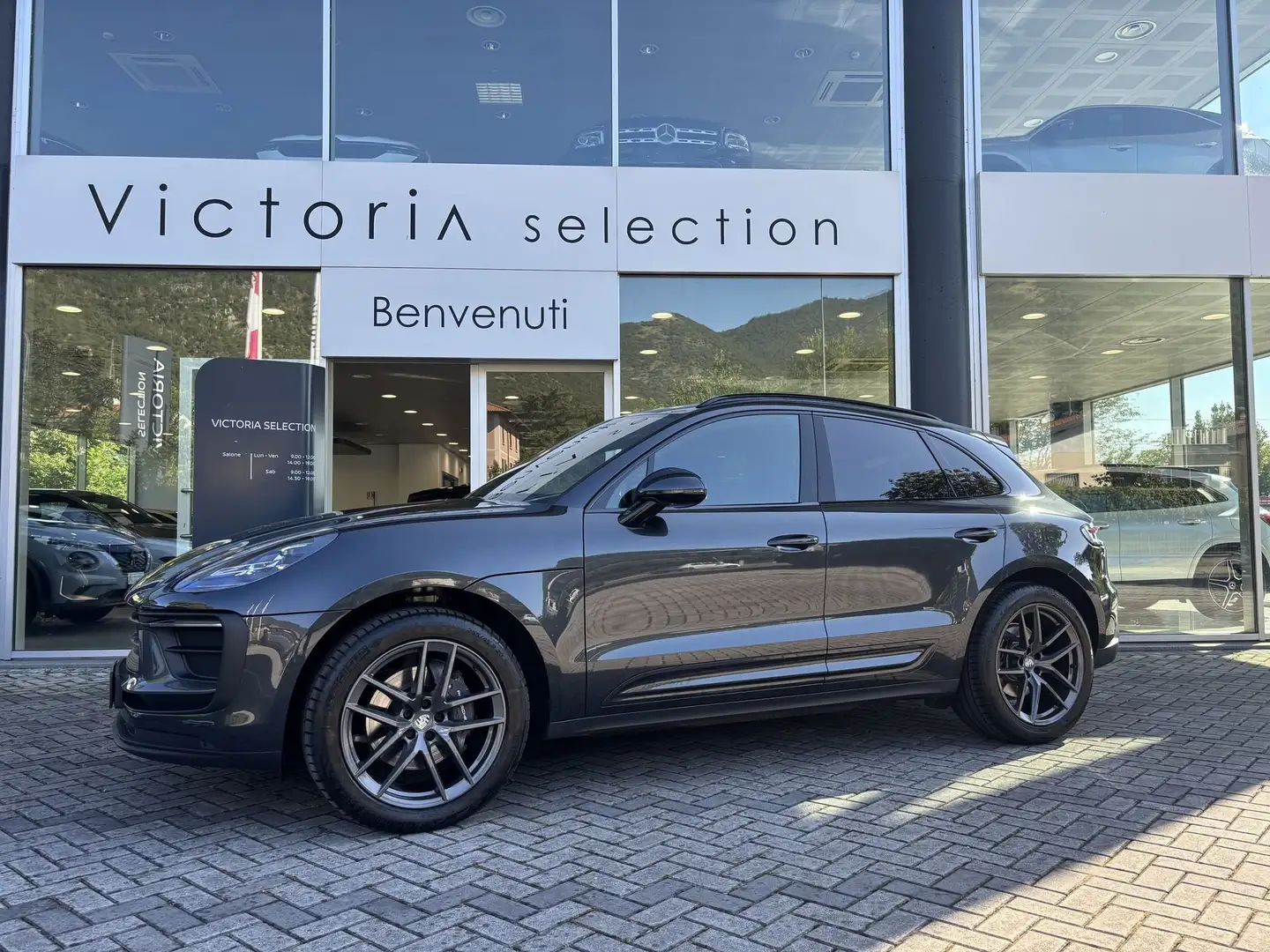 Porsche Macan 2.0 T 265 CV C.AUTOMATICO CARPLAY RETROCAMERA NAV Zwart - 1