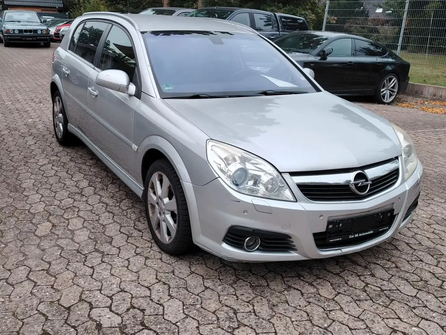 Opel Signum Cosmo 1.9 CDTI / Automatik / Silber - 1