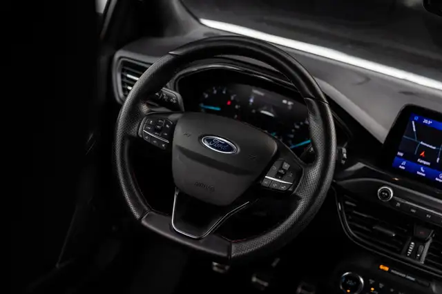 Ford Focus view 9