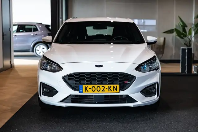 Ford Focus view 8