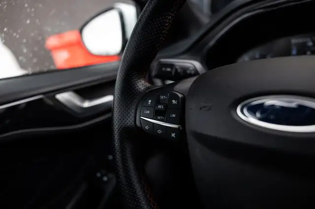 Ford Focus view 19