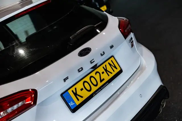 Ford Focus view 12
