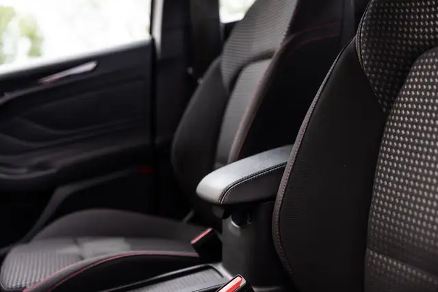 Ford Focus view 28