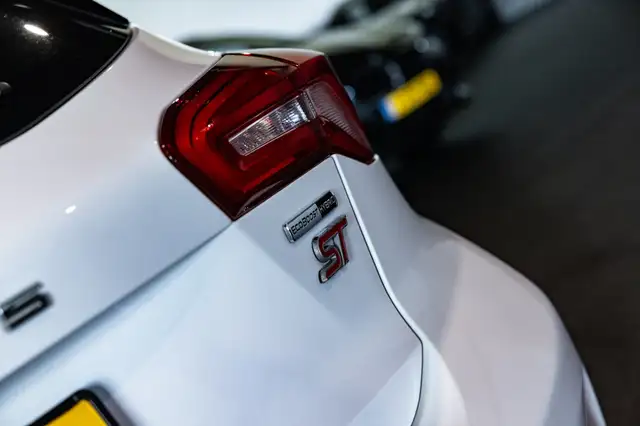 Ford Focus view 24