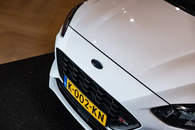 Ford Focus view 22