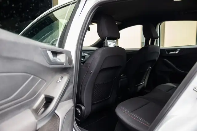 Ford Focus view 6