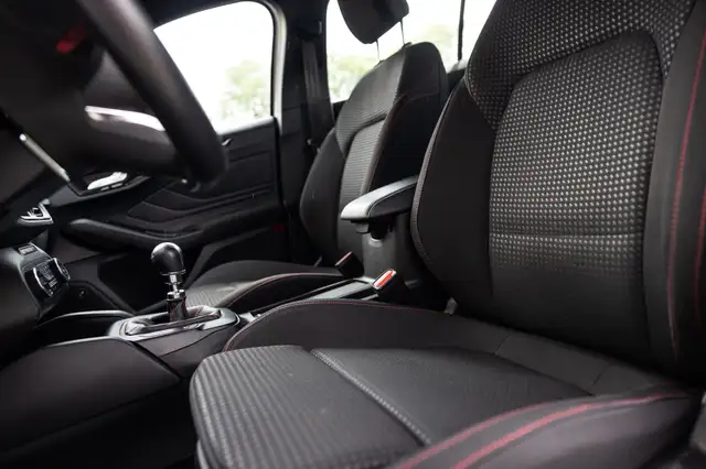 Ford Focus view 4