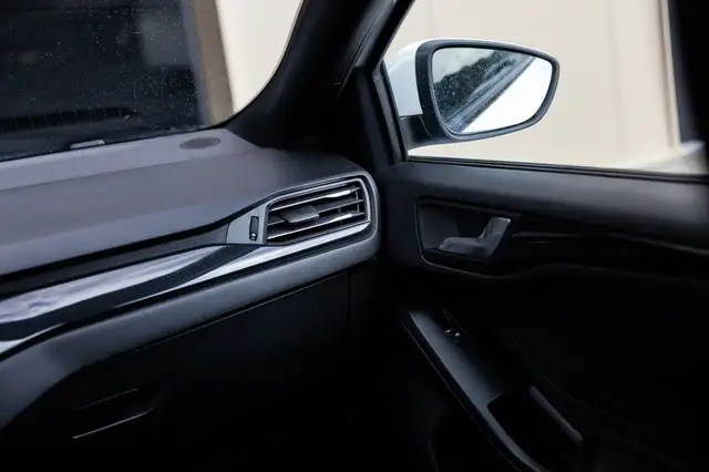 Ford Focus view 29