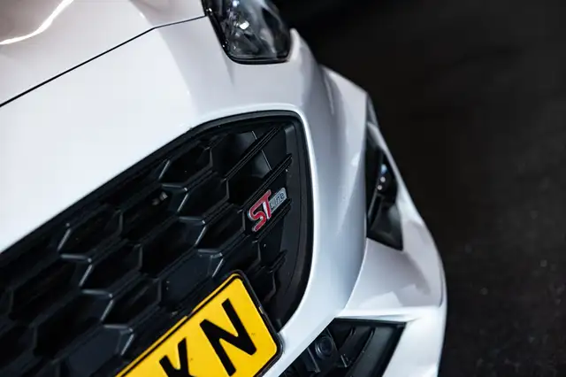 Ford Focus view 20