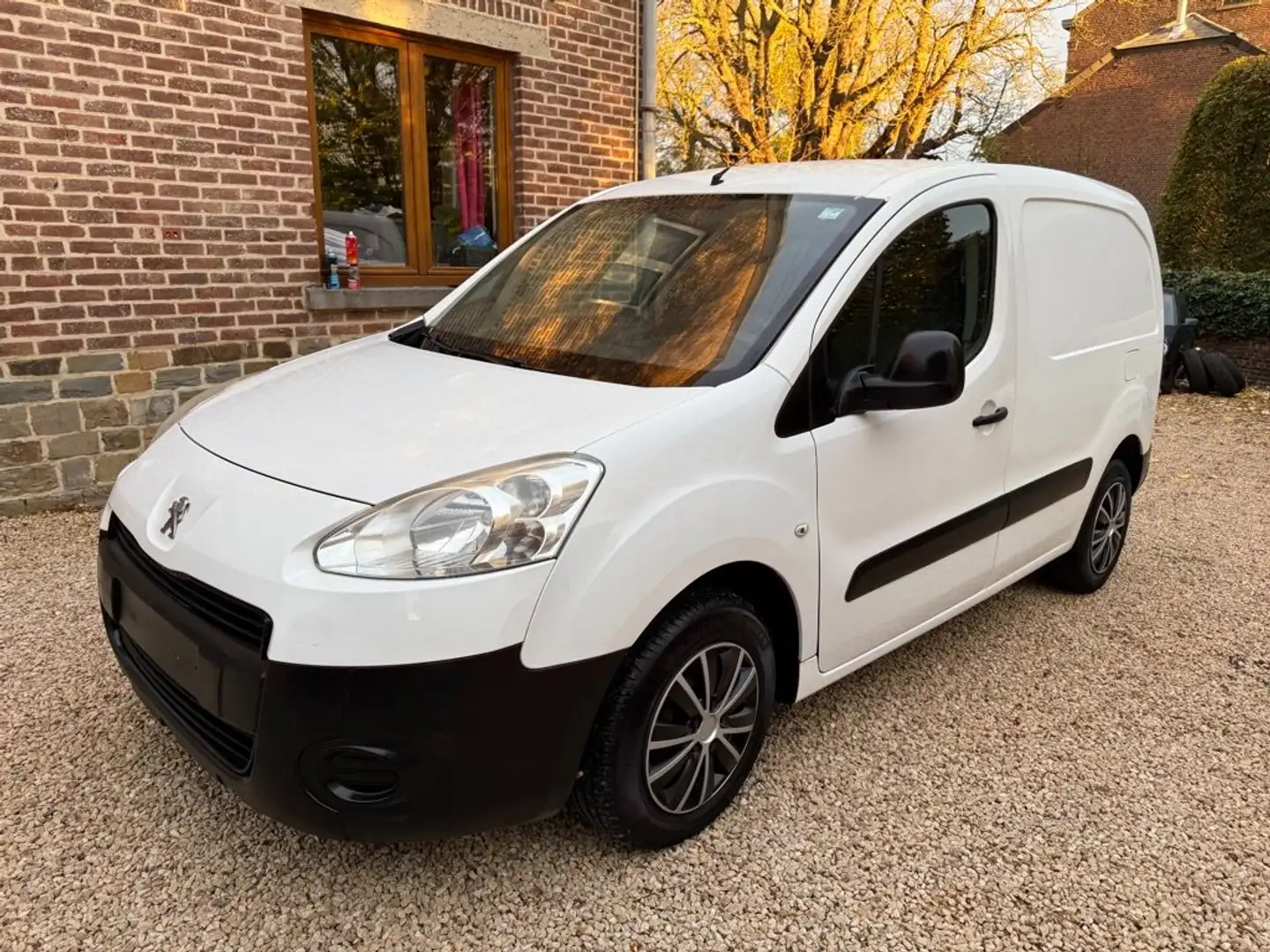 Peugeot Partner Partner UTILITAIRE 2 PLACES EURO 5 GARANTIE 1AN Wit - 1