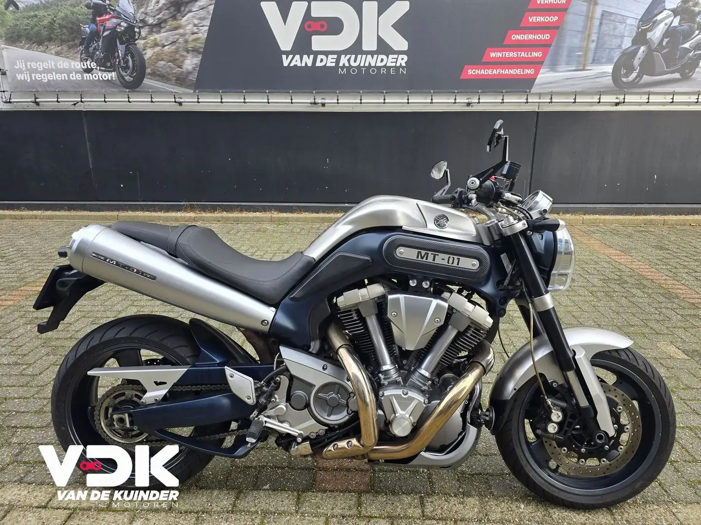 Yamaha MT-01 Grijs - 1