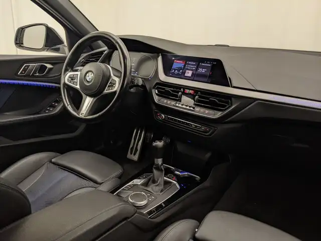 BMW 1 Series view 6