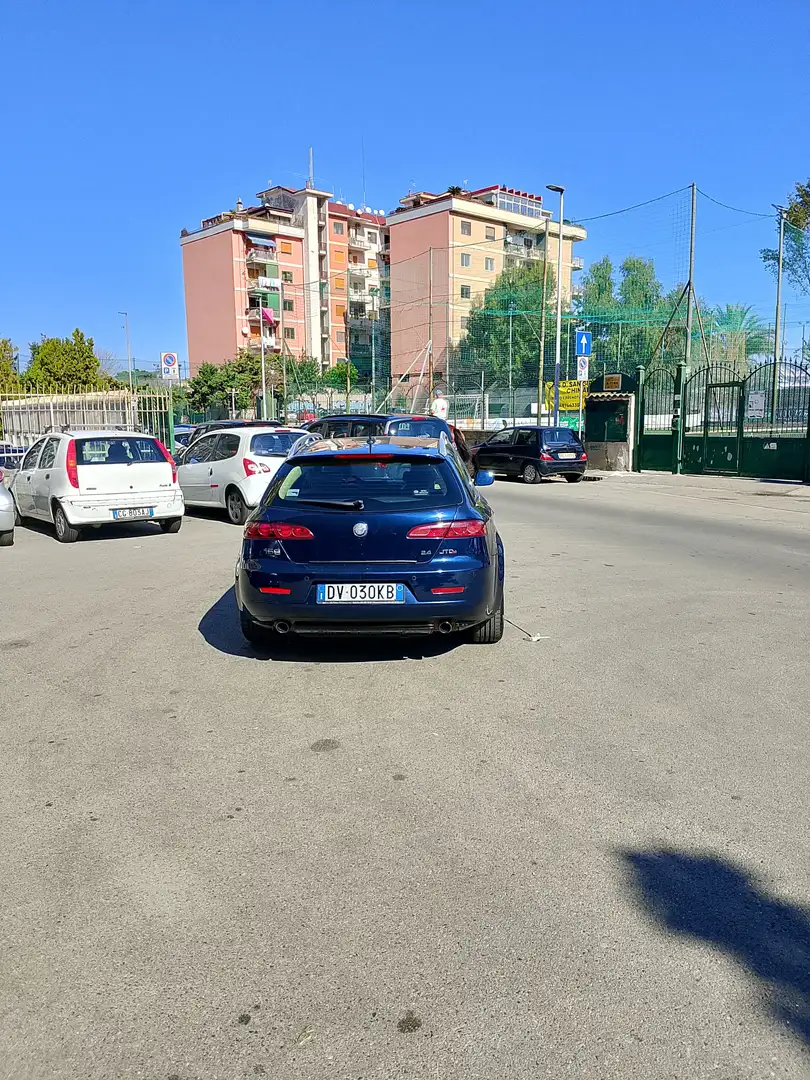 Alfa Romeo 159 159 SW 2.4 jtdm Distinctive 210cv Kék - 1