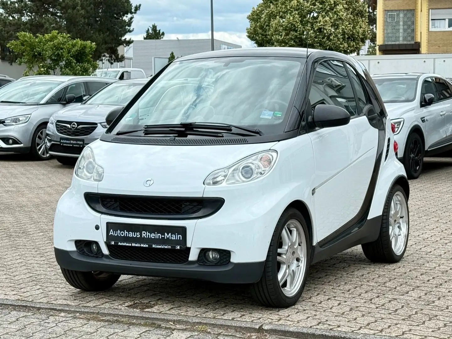 smart forTwo fortwo Brabus*Pano*Klima*Aut.*USB/Aux Schwarz - 2
