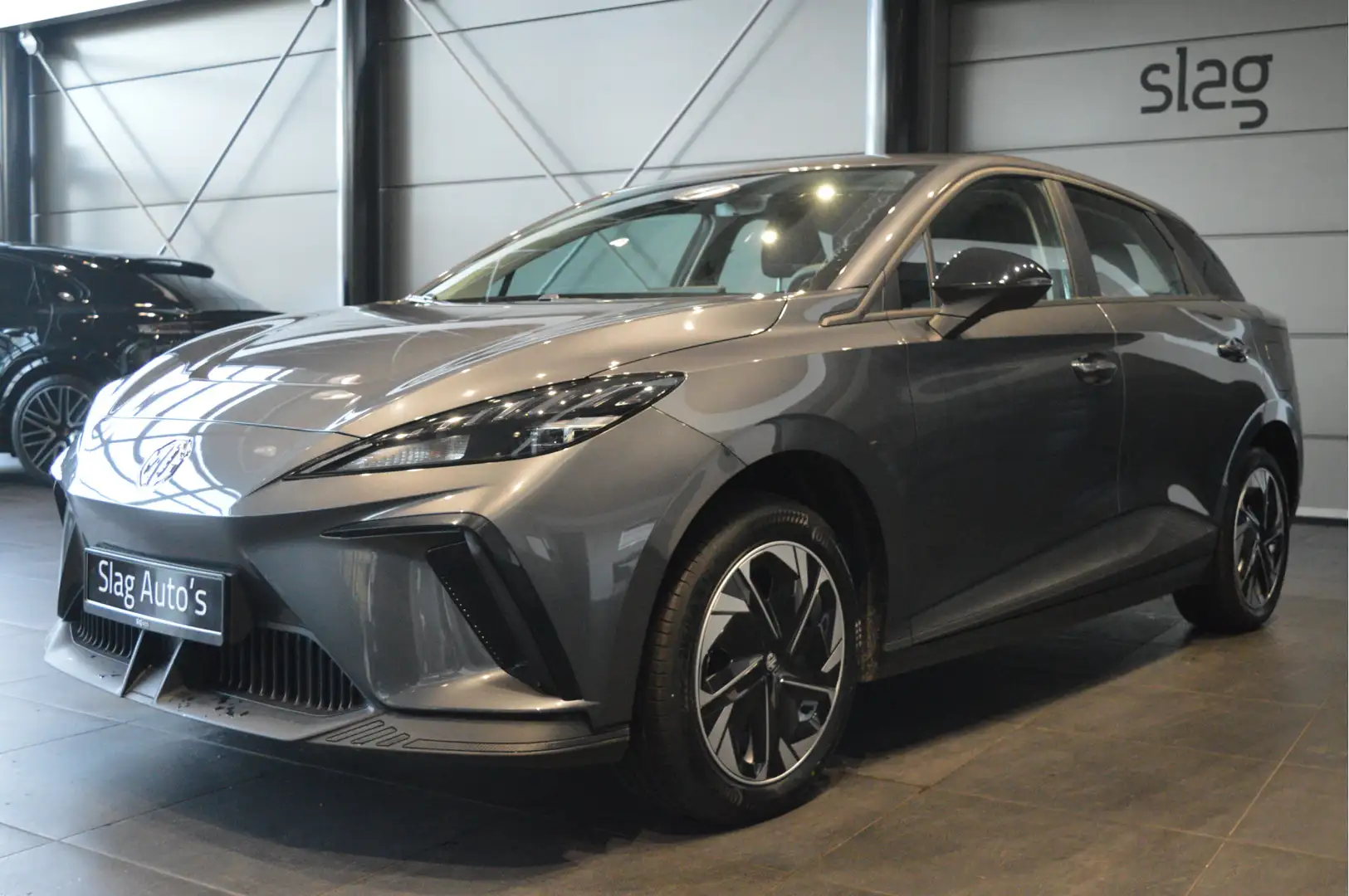 MG 4 Electric 51 kWh clima cruise camera led pdc 17 i - 2