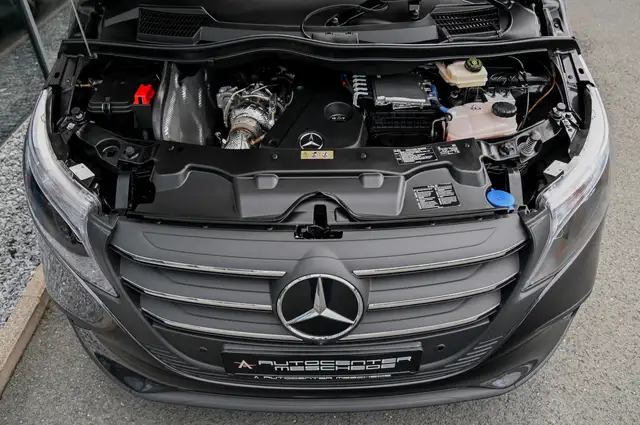 Mercedes-Benz Vito view 7
