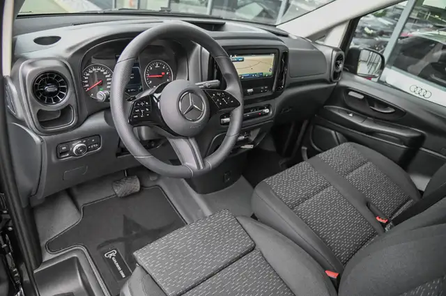Mercedes-Benz Vito view 13
