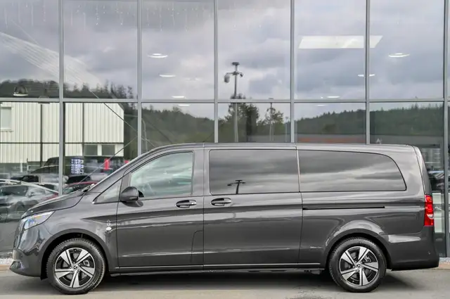 Mercedes-Benz Vito view 6