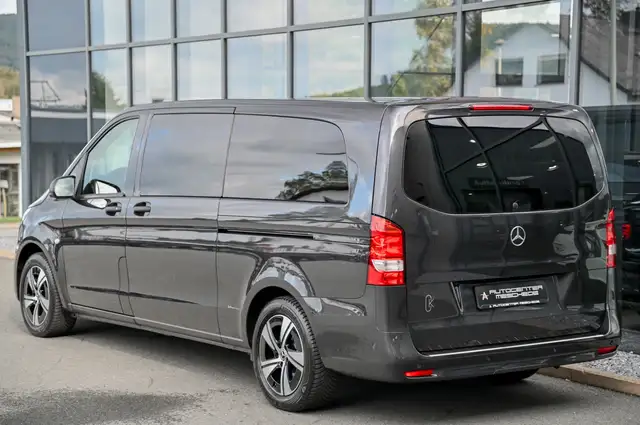 Mercedes-Benz Vito view 5