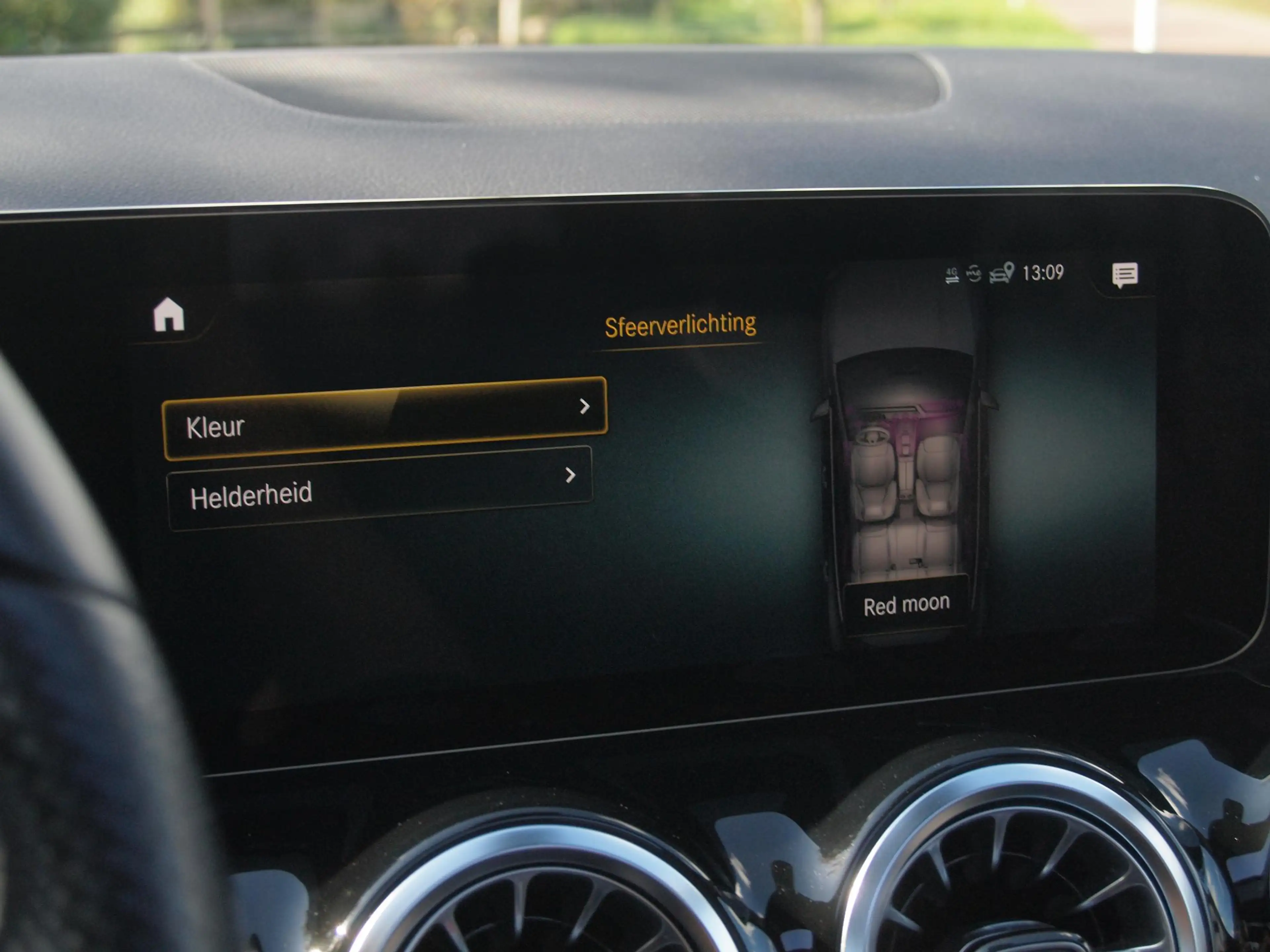 Mercedes-Benz GLA 180 AMG Line | Panoramadak | Camera | Trekhaak | Sfeer — photo 23