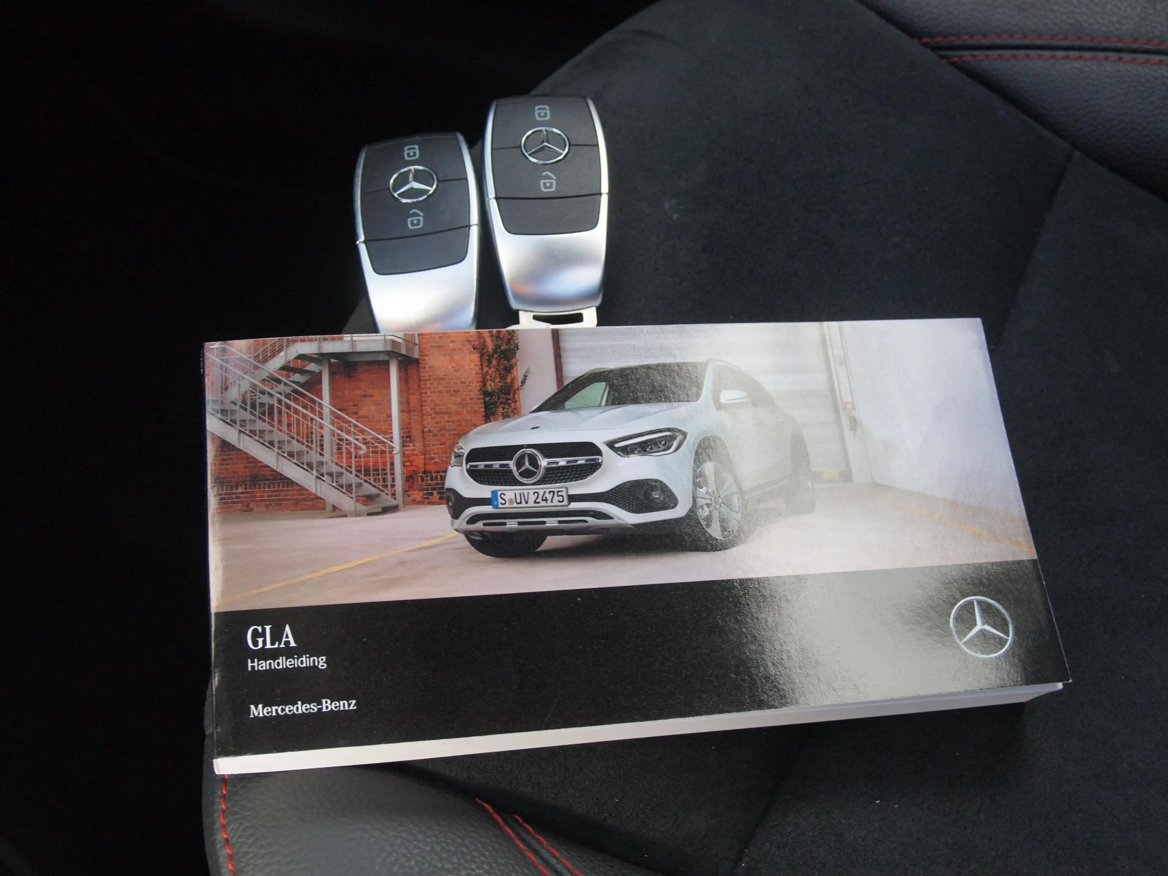 Mercedes-Benz GLA 180 AMG Line | Panoramadak | Camera | Trekhaak | Sfeer — photo 33