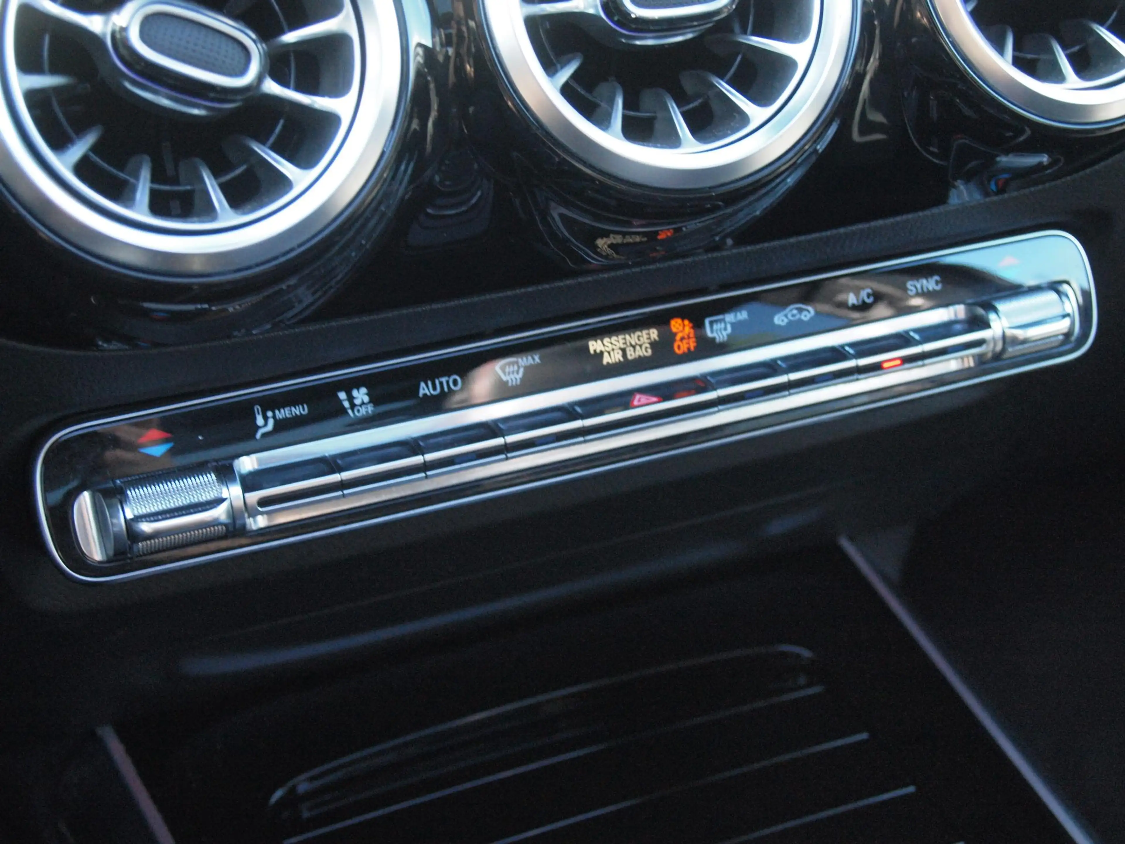 Mercedes-Benz GLA 180 AMG Line | Panoramadak | Camera | Trekhaak | Sfeer — photo 26