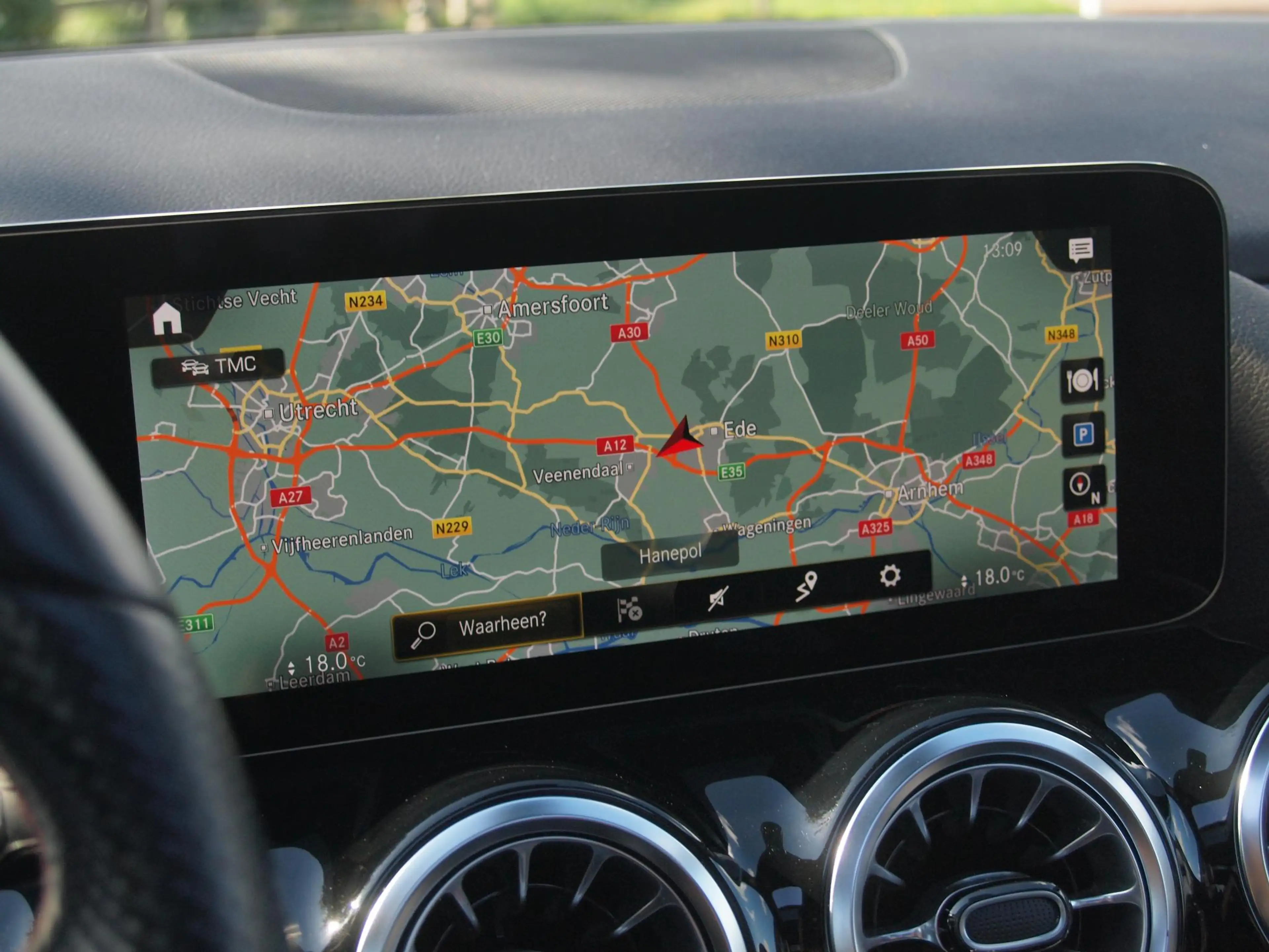 Mercedes-Benz GLA 180 AMG Line | Panoramadak | Camera | Trekhaak | Sfeer — photo 22