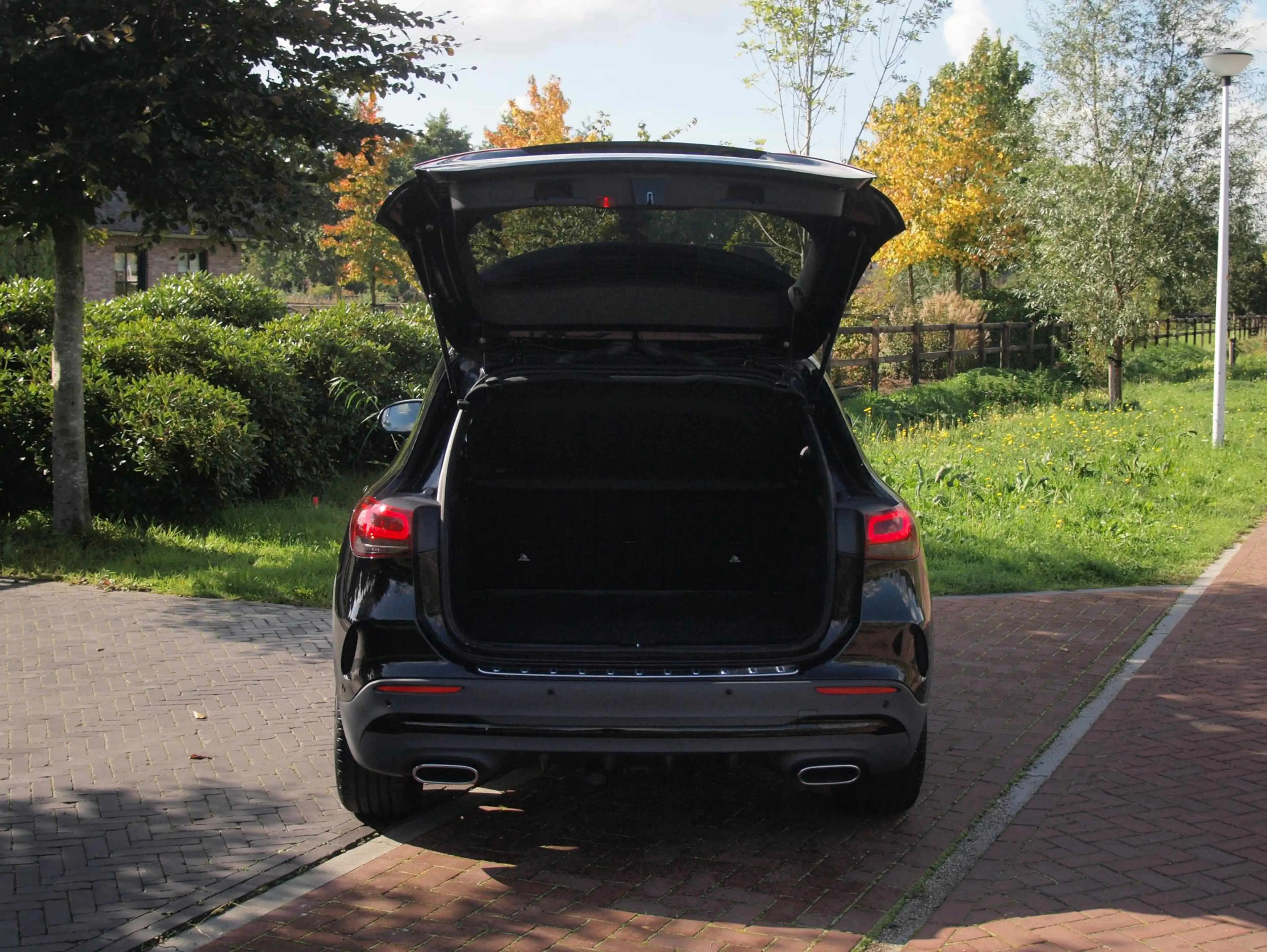 Mercedes-Benz GLA 180 AMG Line | Panoramadak | Camera | Trekhaak | Sfeer — photo 32