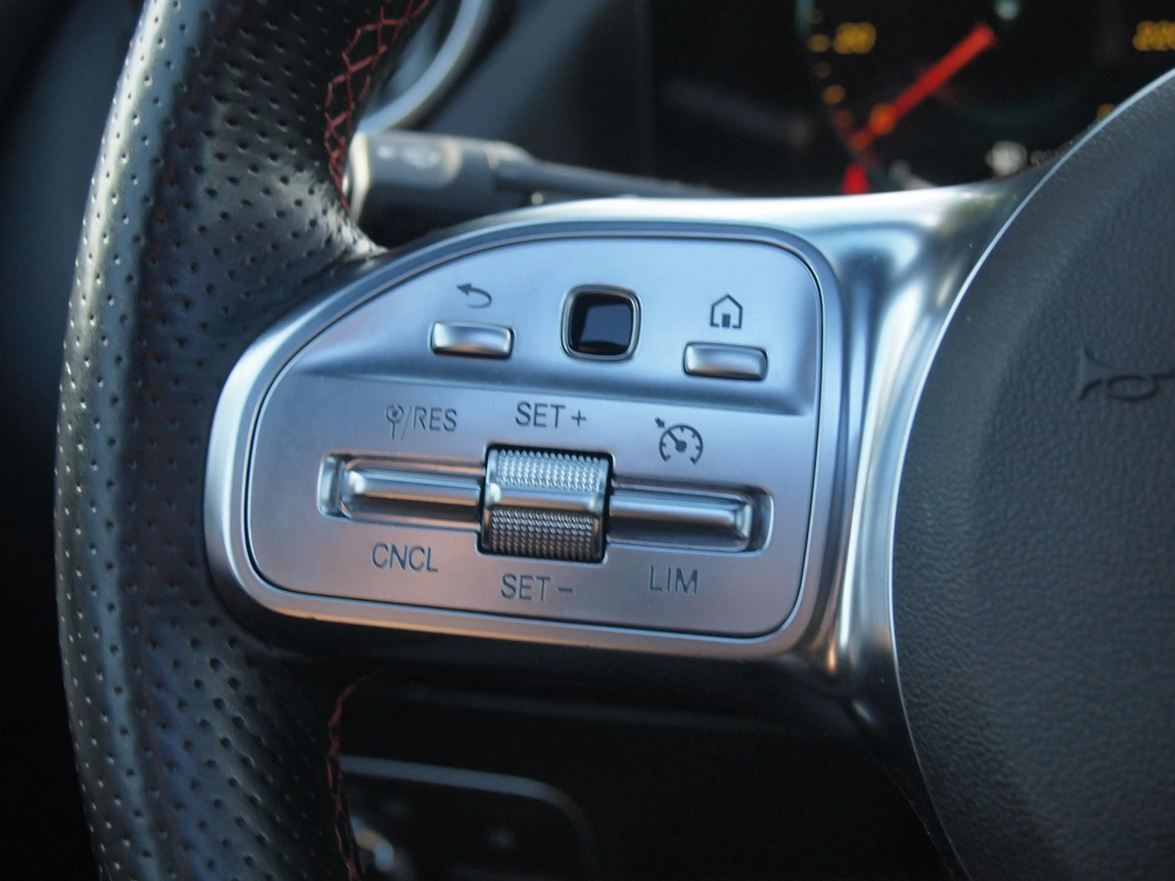 Mercedes-Benz GLA 180 AMG Line | Panoramadak | Camera | Trekhaak | Sfeer — photo 19