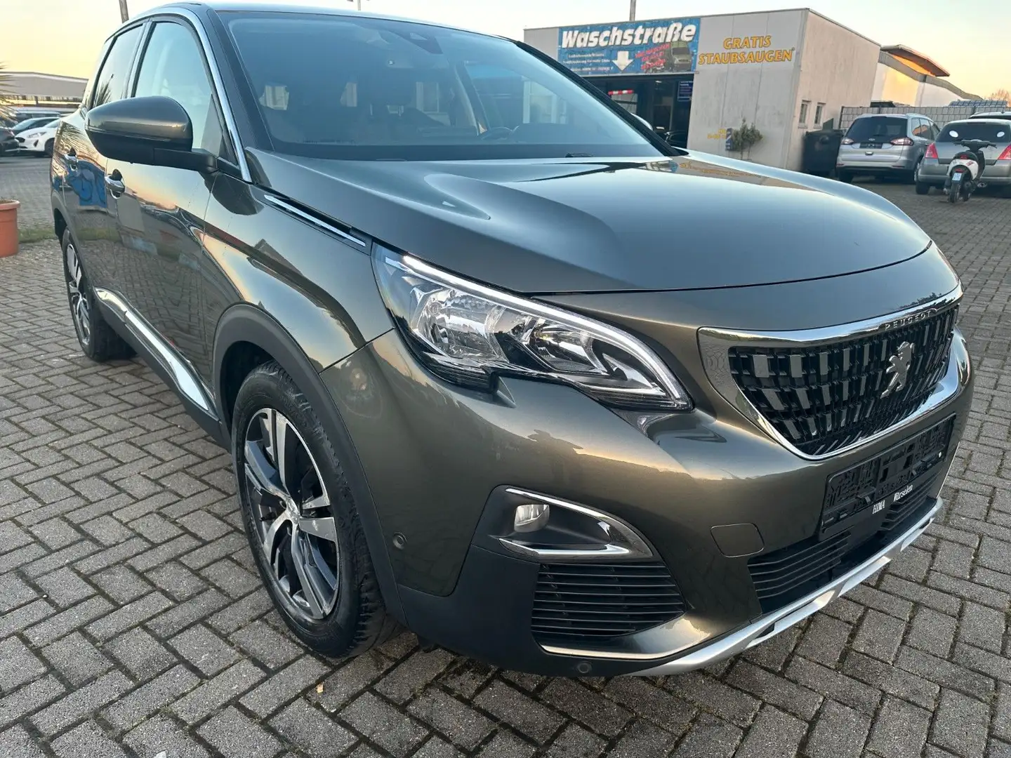 Peugeot 3008 Allure Gris - 2
