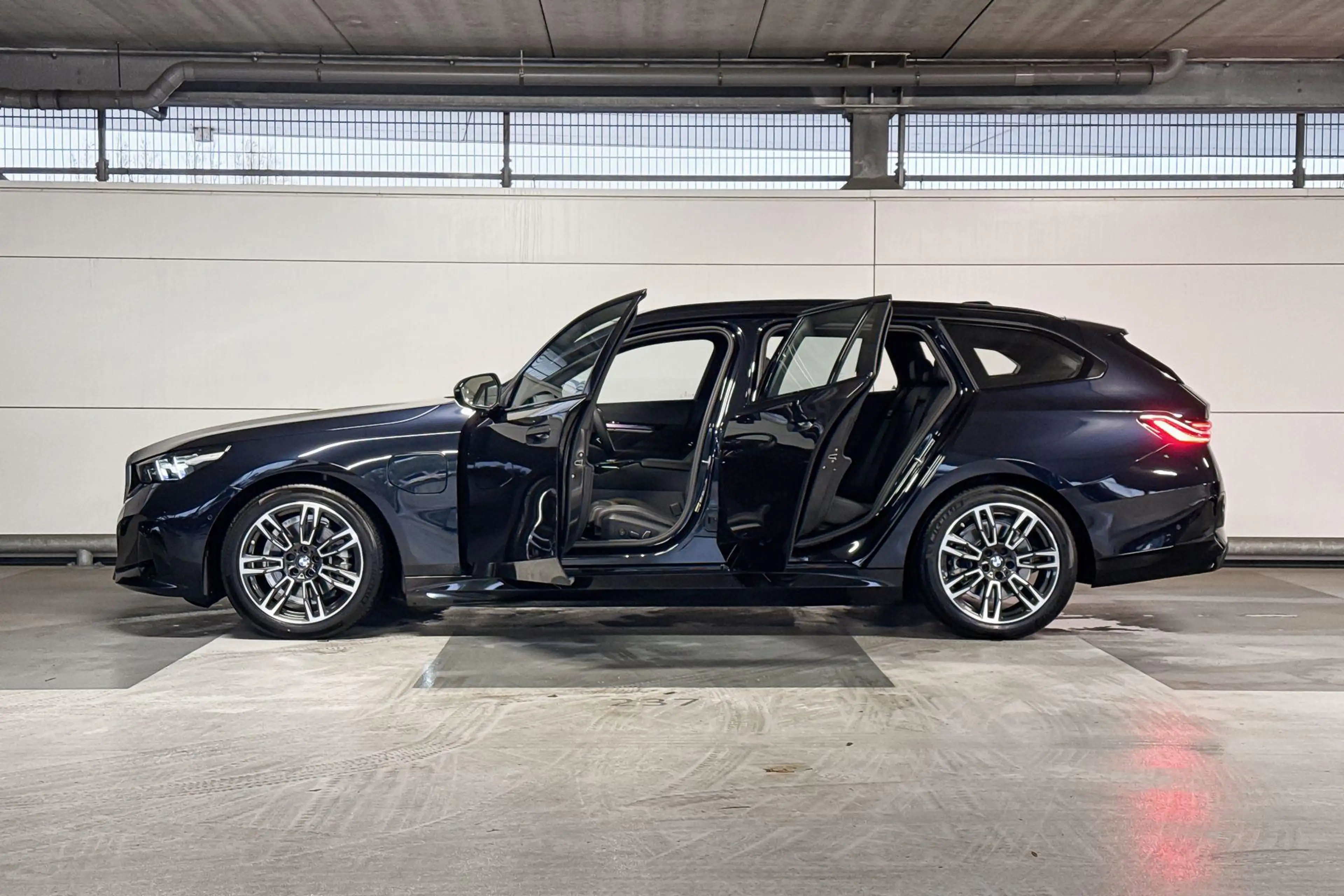 BMW 530 5 Serie Touring 530e M Sport | Panoramadak | Trekh — photo 3