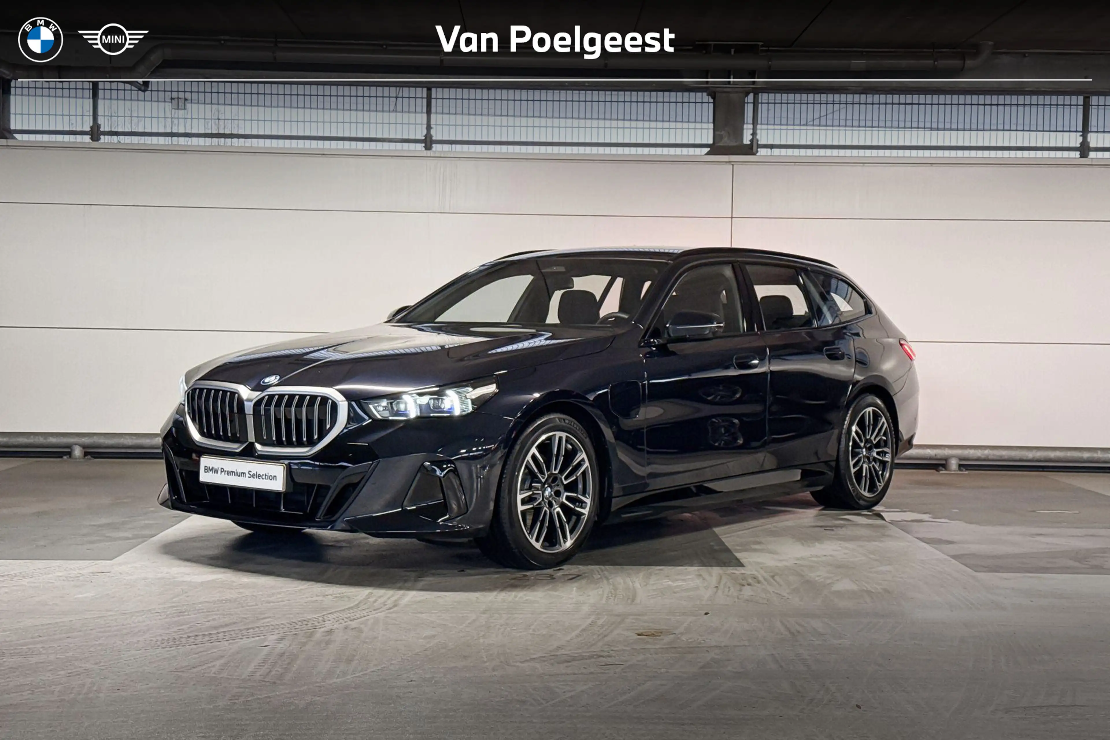 BMW 530 5 Serie Touring 530e M Sport | Panoramadak | Trekh
