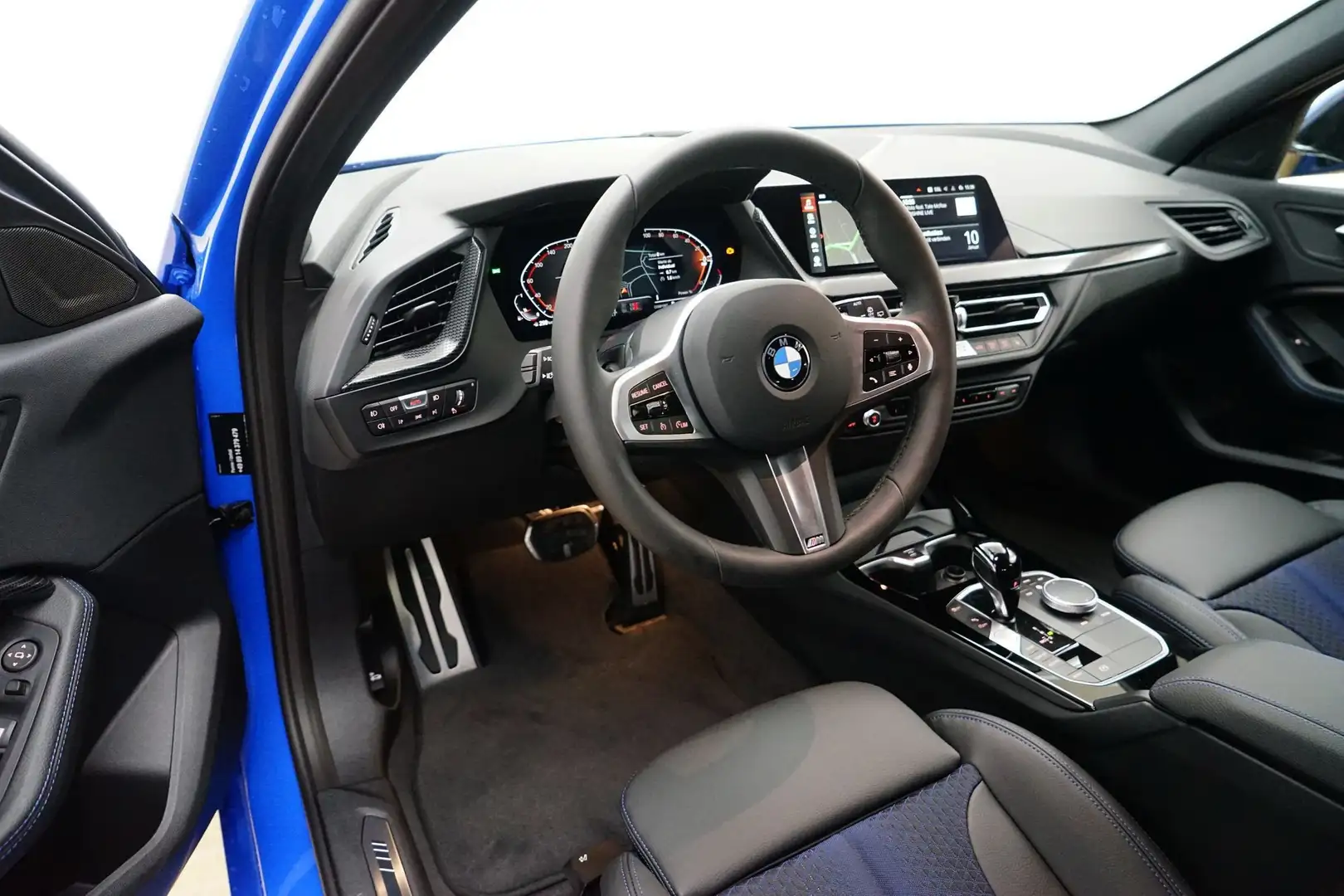 BMW 120 i 5-Türer DKG [M Sport, Navi, RFK, SHZ, 19" LMR] Bleu - 2