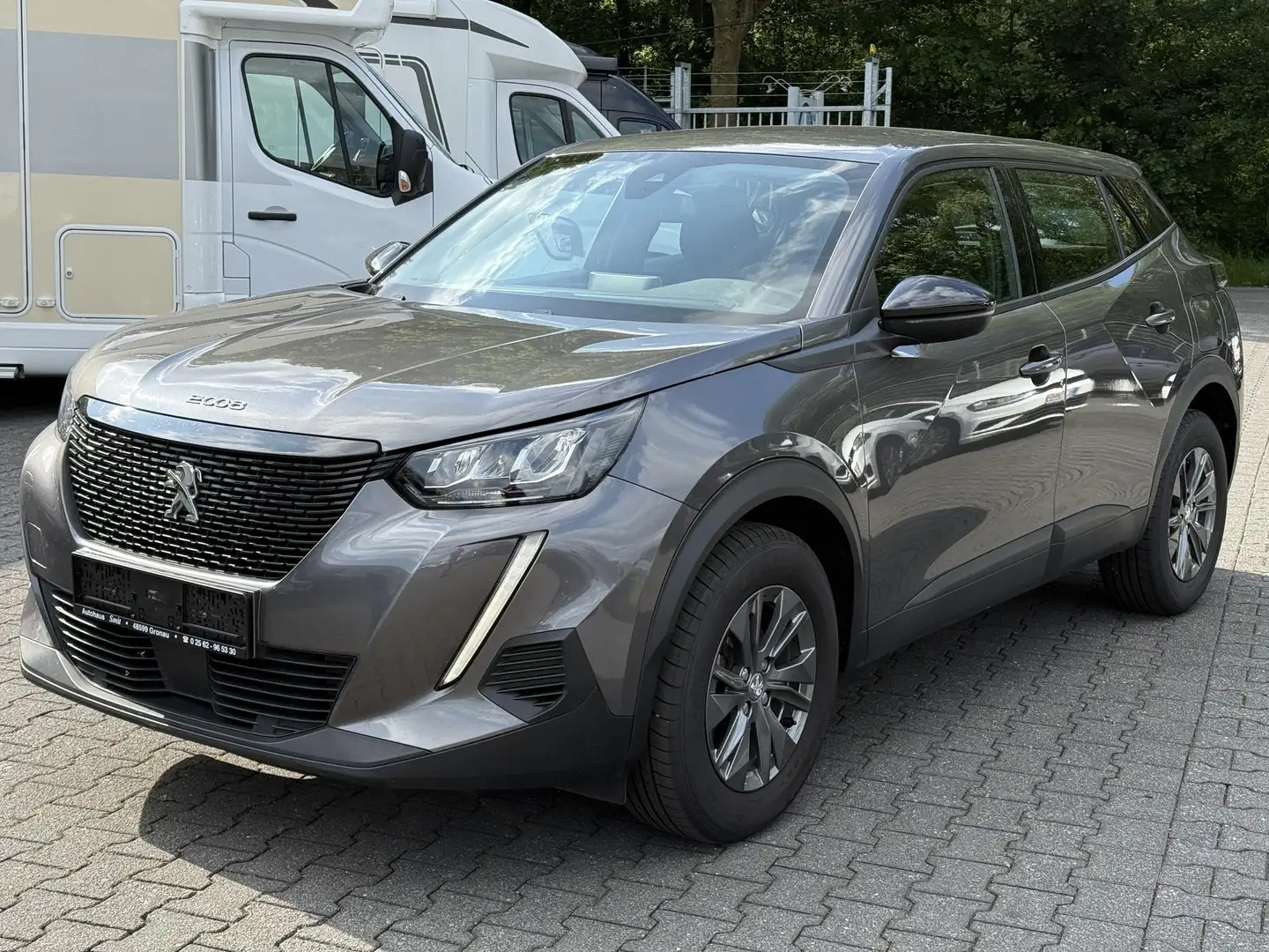 Peugeot 2008 2008 Active Pack 1.2 PT LED/ Navi/ AHK/ Kamera Gris - 1