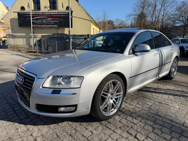 Audi A8 4.2 FSI QUATTRO*NAVI*XENON*EGSD*BANG&OLUFSEN*