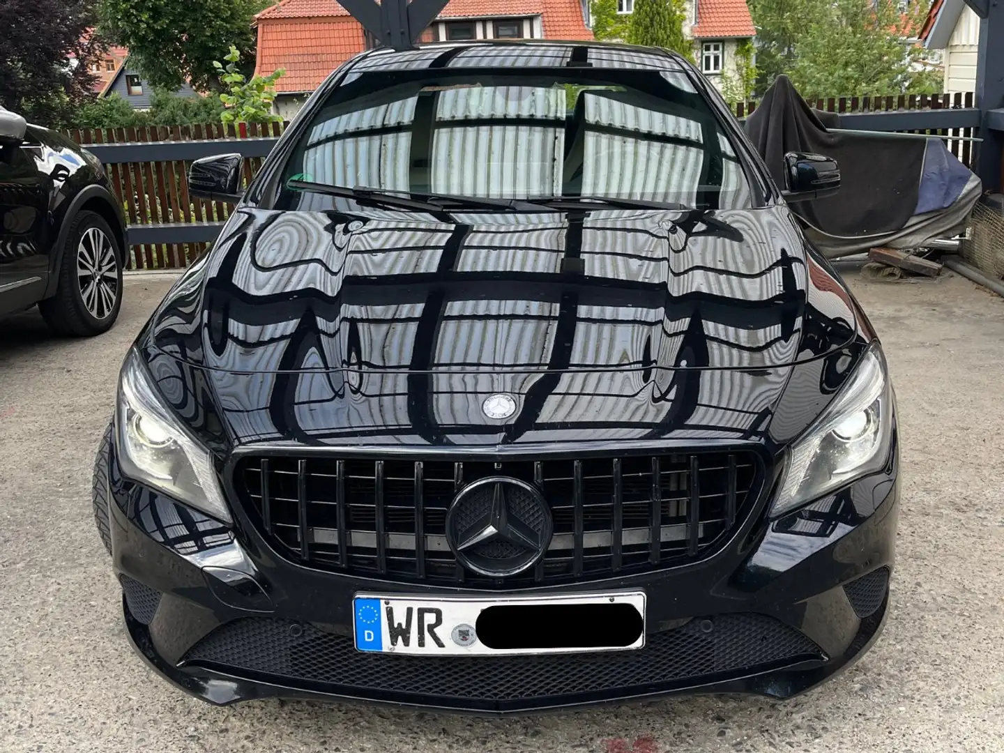 Mercedes-Benz CLA 180 Beige-Leder/Automatik/18Zoll/Sitzheizung/Navi/ Schwarz - 2