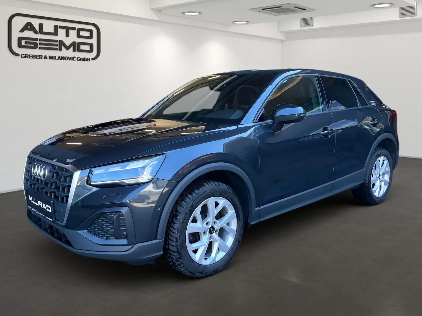 Audi Q2 35 TDI S-line quattro s -tronic Grau - 1