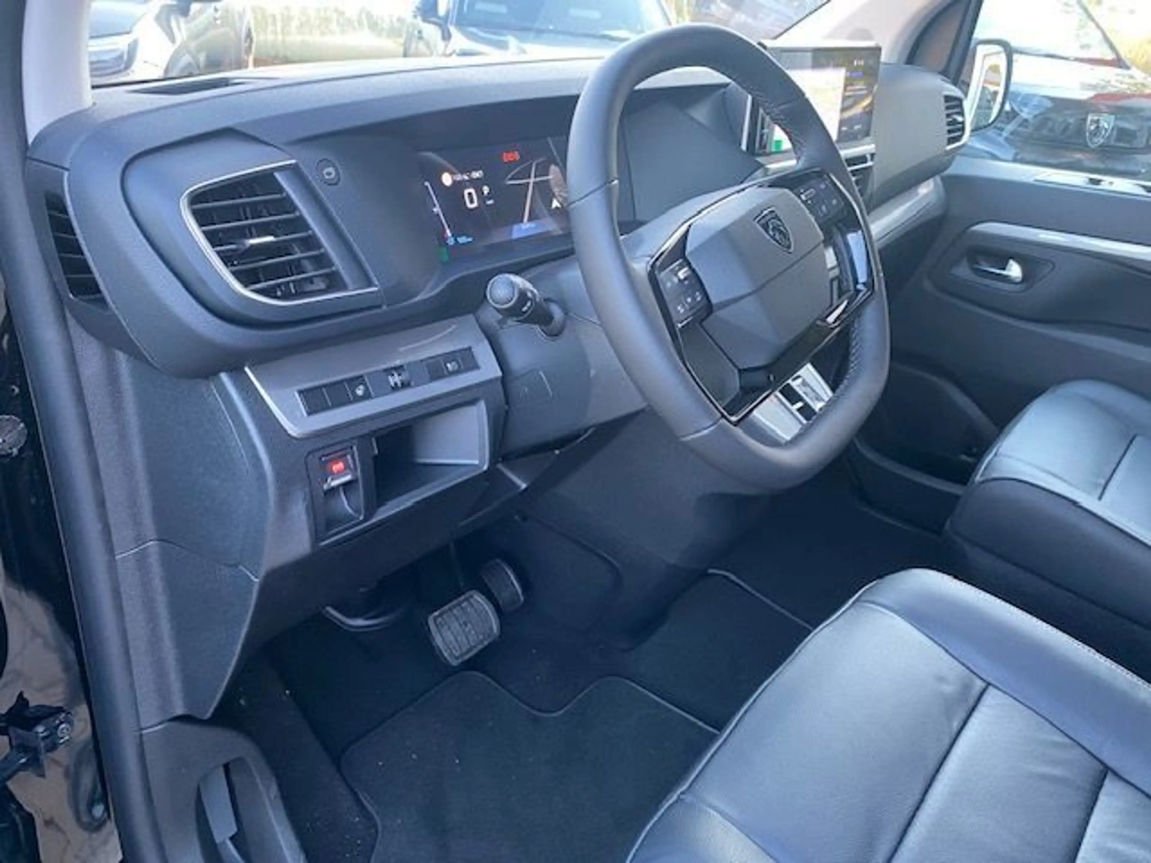 Peugeot Traveller Allure 2,2 7-Sitze M kurz Voll -sofort — photo 14